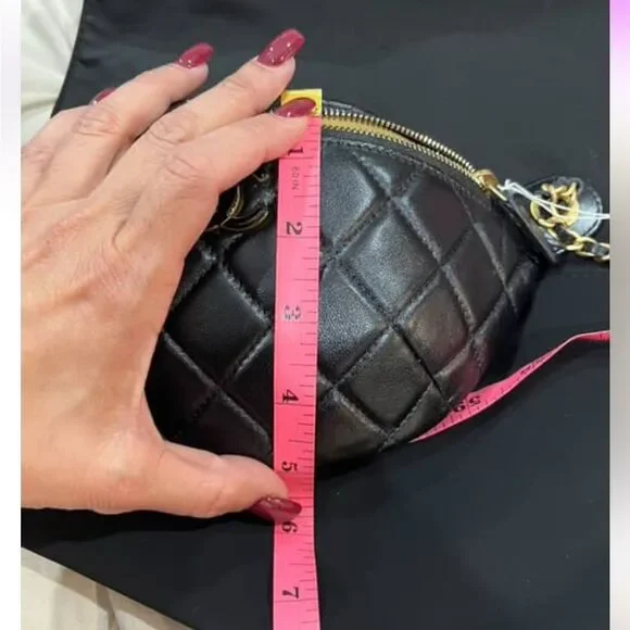 CHANEL Black Quilted Crossbody Bag - Picture 7 of 11
